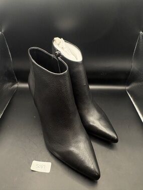 Vince camuto ADRIELA black leather booties - NIB/NWOT - size 10